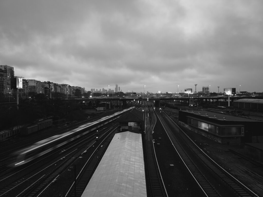 Tren partiendo de Estación Retiro