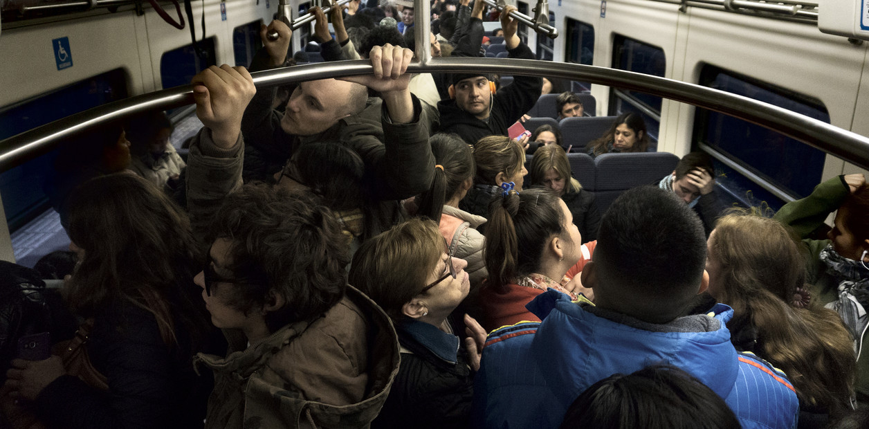 Trenes en Argentina, LSM una multitud viajando